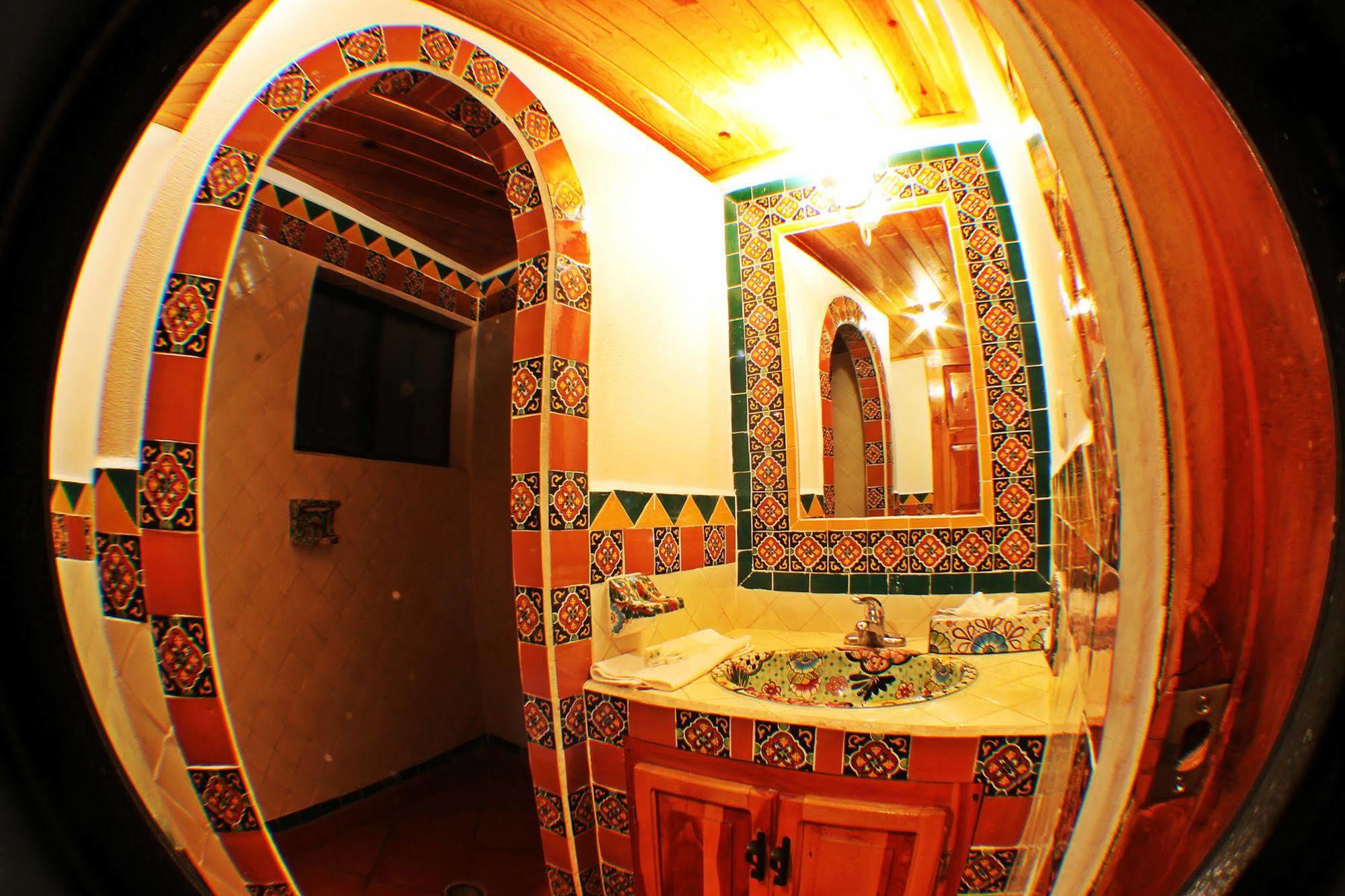 Plaza Mexicana Margarita'S Creel Exterior foto